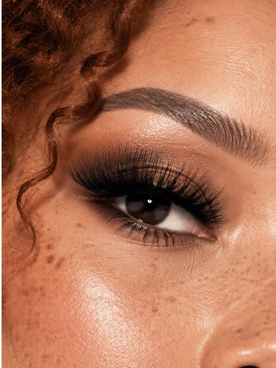 dramatic lash look