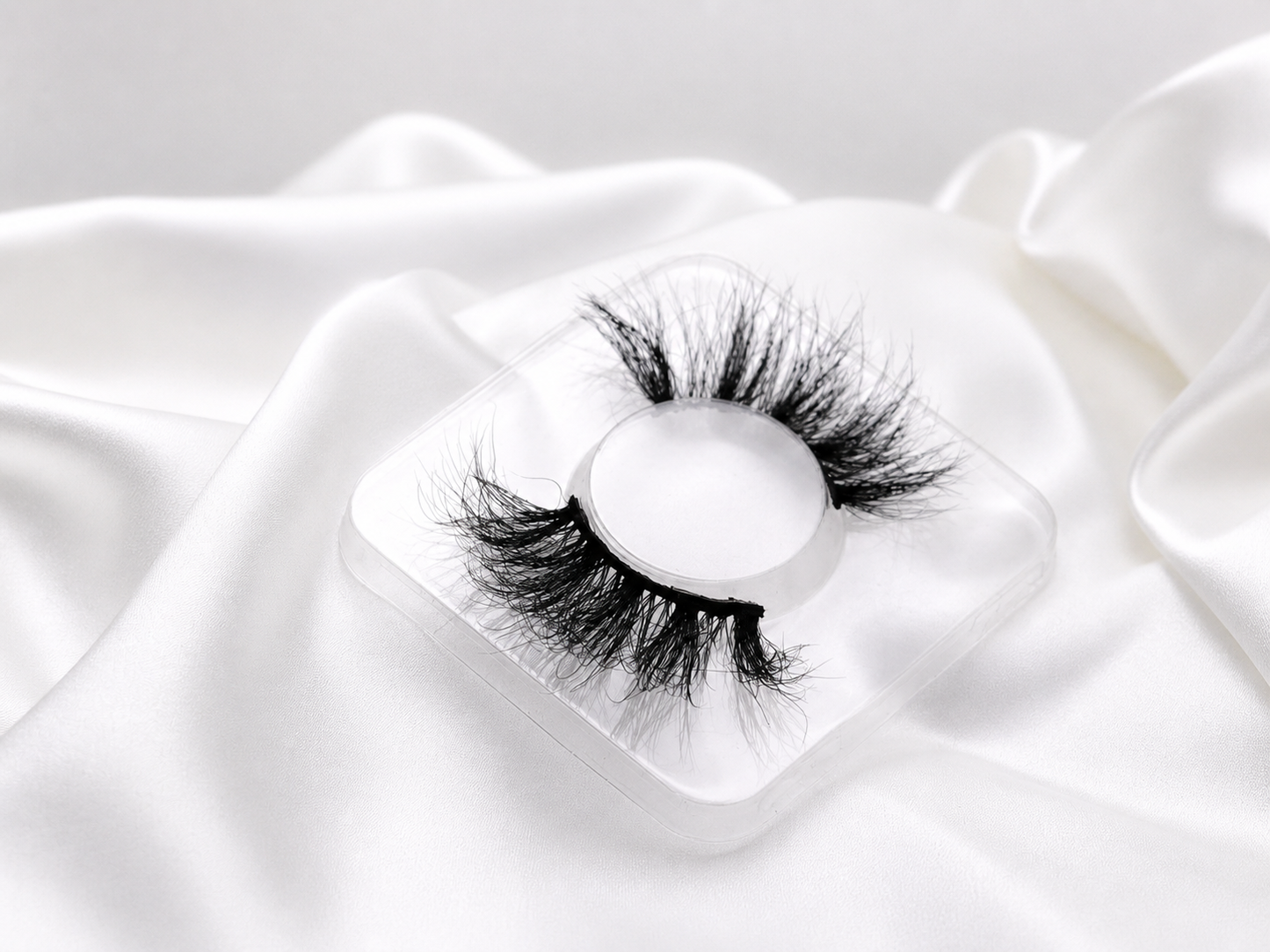 Luxxx | Premium Mink Lashes  (Cruelty Free)