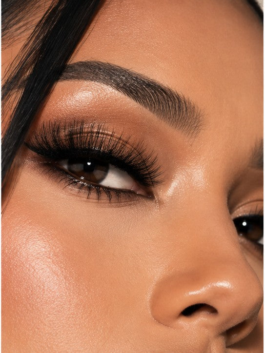 glam lash look