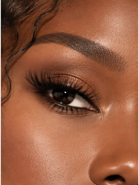 wispy lash look